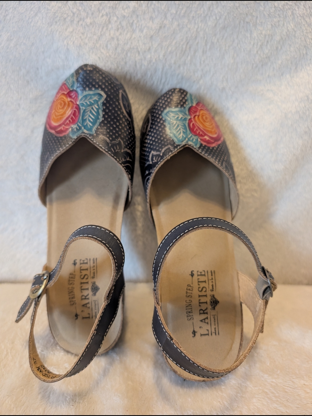 L'ATISTE Women's Floral Gray Ankle-Strap Flats